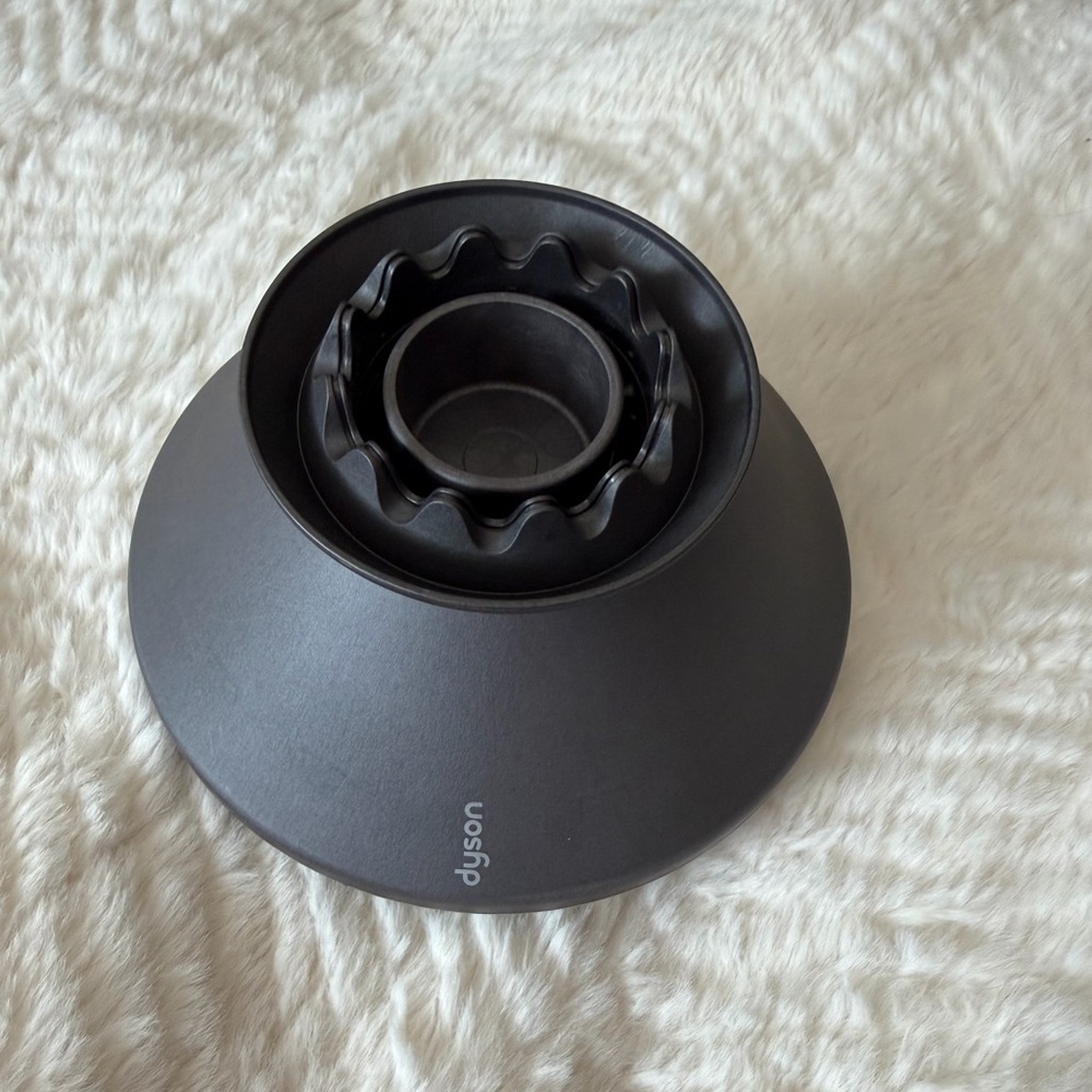 Dyson Diffuser Attachment - Picture 2 of 4